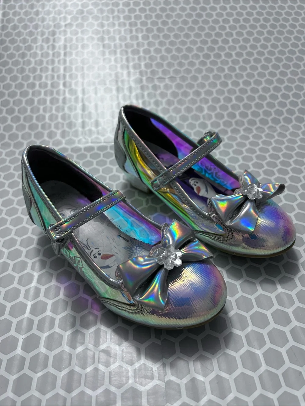 Disney Frozen Iridescent Metallic Mary Jane Dress Shoes with Bow. Size 11